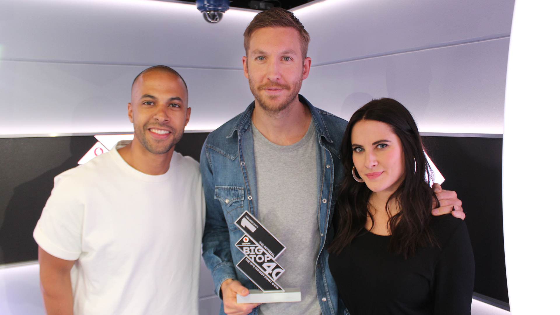 Calvin Harris receives the trophy