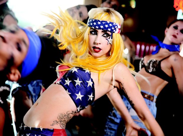 Lady Gaga and Beyonce in Telephone - Video Stills