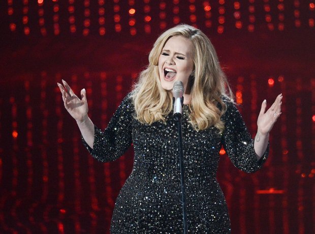 Adele performs at the Oscars 2013 