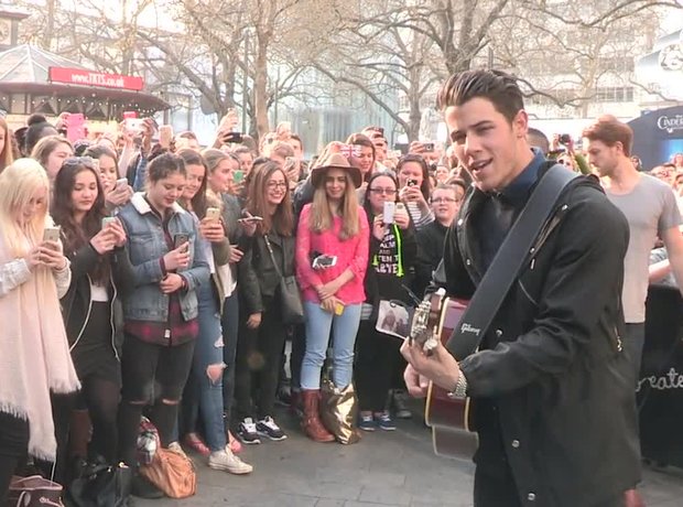 Nick Jonas acoustic at Capital