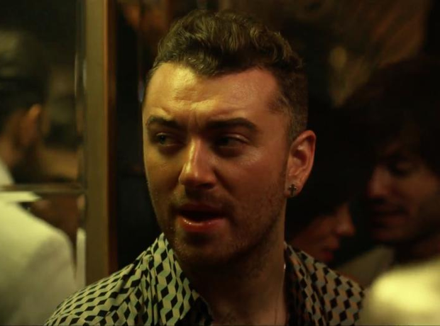 Sam Smith singing in Disclosure Omen music video