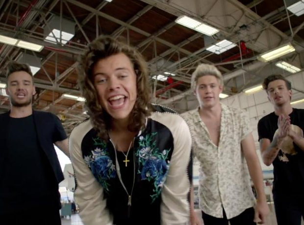 One Direction Drag Me Down Video